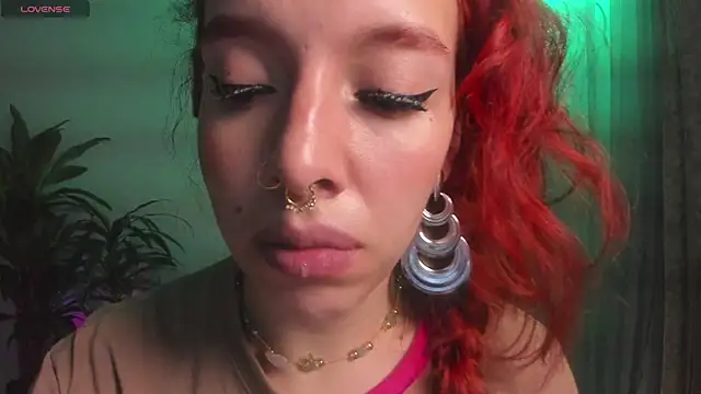 Snapshot of bri_von_dhara__ chatting on 10/27/25, 10:19 bri von dhara online show from 10/27/25, 10:19