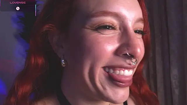 Snapshot of bri_von_dhara__ chatting on 11/21/25, 08:51 bri von dhara online show from 11/21/25, 08:51