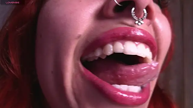 Snapshot of bri_von_dhara__ chatting on 11/30/25, 05:28 bri von dhara online show from 11/30/25, 05:28