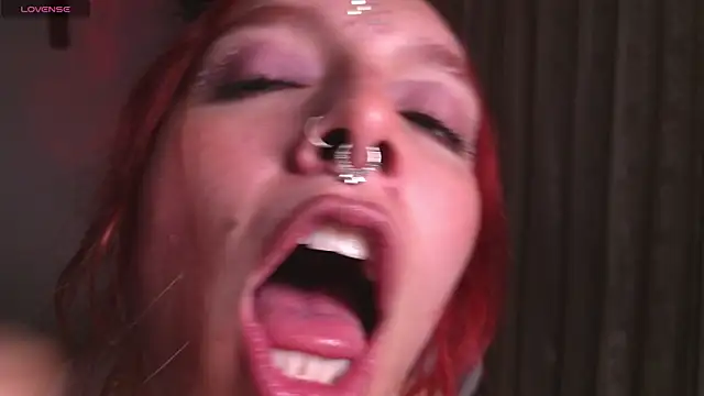 Snapshot of bri_von_dhara__ chatting on 12/01/25, 11:32 bri von dhara online show from 12/01/25, 11:32