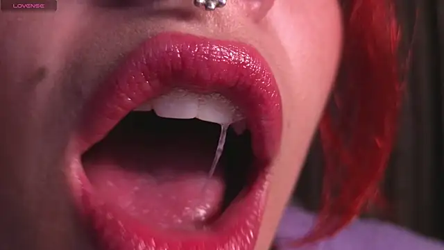 Snapshot of bri_von_dhara__ chatting on 12/05/25, 03:37 bri von dhara online show from 12/05/25, 03:37