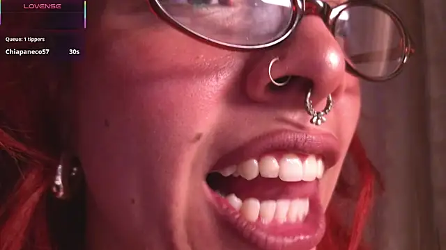 Snapshot of bri_von_dhara__ chatting on 12/13/25, 08:36 bri von dhara online show from 12/13/25, 08:36