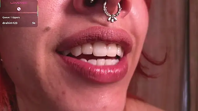 Snapshot of bri_von_dhara__ chatting on 12/14/25, 04:34 bri von dhara online show from 12/14/25, 04:34