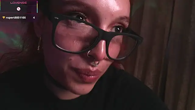 Snapshot of bri_von_dhara__ chatting on 12/17/25, 09:21 bri von dhara online show from 12/17/25, 09:21