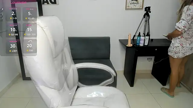 Aiilyn Ds online show from 09/18/25, 09:44