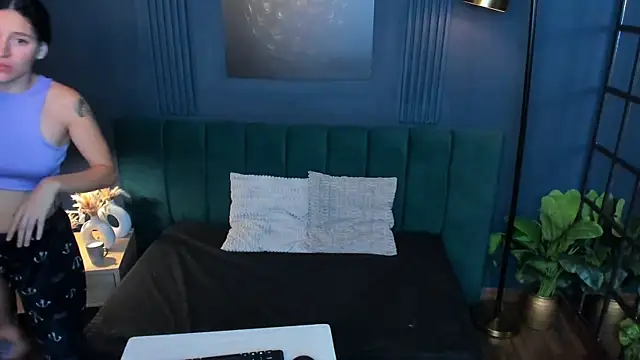 Snapshot of aliceandsia chatting on 09/10/25, 03:39 aliceandsia online show from 09/10/25, 03:39