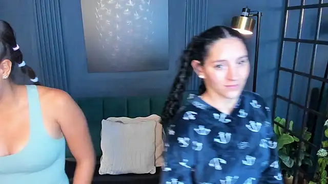 Snapshot of aliceandsia chatting on 09/12/25, 03:17 aliceandsia online show from 09/12/25, 03:17