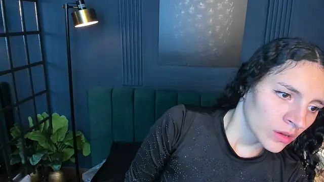 Snapshot of aliceandsia chatting on 09/17/25, 03:08 aliceandsia online show from 09/17/25, 03:08