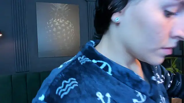 Snapshot of aliceandsia chatting on 09/18/25, 01:40 aliceandsia online show from 09/18/25, 01:40