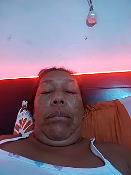 Naomi-Mature online show from 04/27/26, 10:24