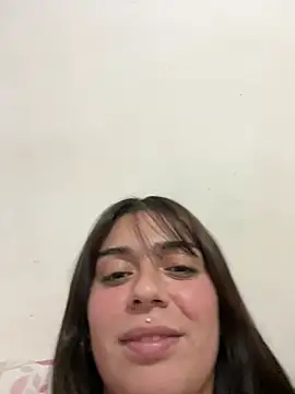 Snapshot of cami_lorena chatting on 03/28/26, 01:05 cami lorena online show from 03/28/26, 01:05
