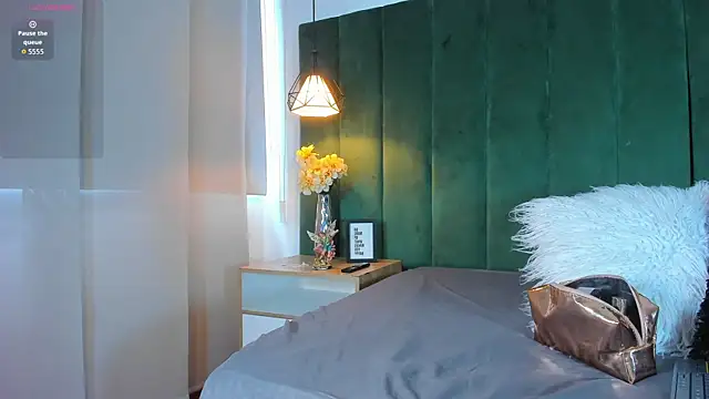 kittyy milk 001 online show from 09/17/25, 04:19