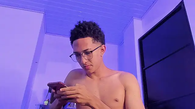 Snapshot of Cj_davis_ chatting on 11/26/25, 01:45 Cj davis online show from 11/26/25, 01:45