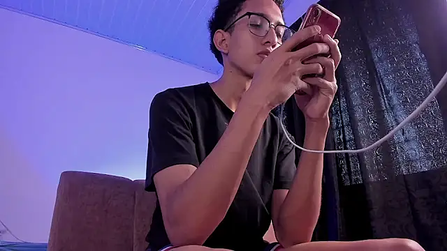 Snapshot of Cj_davis_ chatting on 12/14/25, 07:40 Cj davis online show from 12/14/25, 07:40