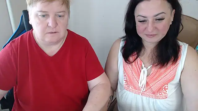 Snapshot of Bertie_Adeline chatting on 09/15/25, 07:19 Bertie Adeline online show from 09/15/25, 07:19