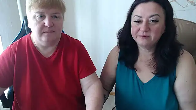 Snapshot of Bertie_Adeline chatting on 09/18/25, 07:10 Bertie Adeline online show from 09/18/25, 07:10