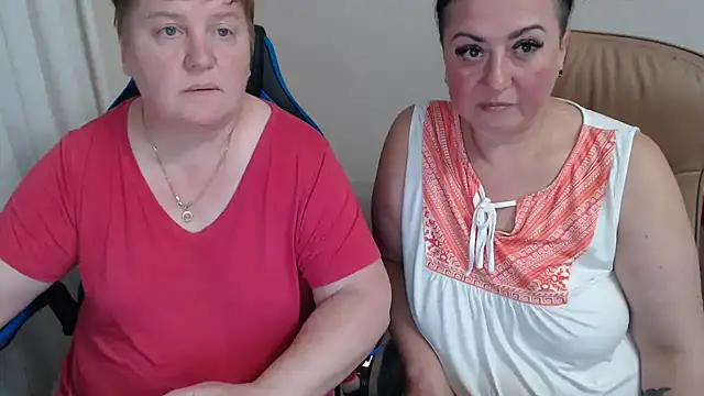 Snapshot of Bertie_Adeline chatting on 09/25/25, 06:55 Bertie Adeline online show from 09/25/25, 06:55