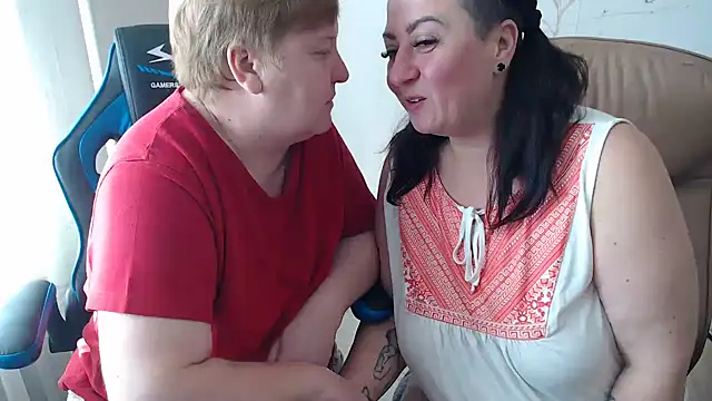Snapshot of Bertie_Adeline chatting on 10/04/25, 07:39 Bertie Adeline online show from 10/04/25, 07:39