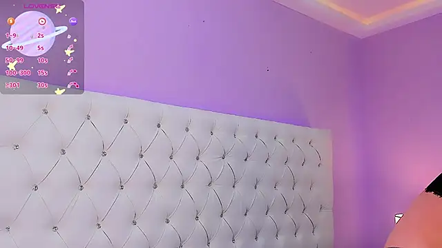 DaniielaV online show from 11/24/25, 01:44