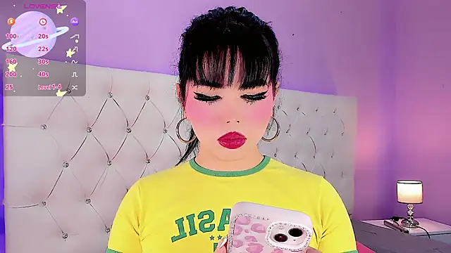 DaniielaV online show from 11/27/25, 01:57