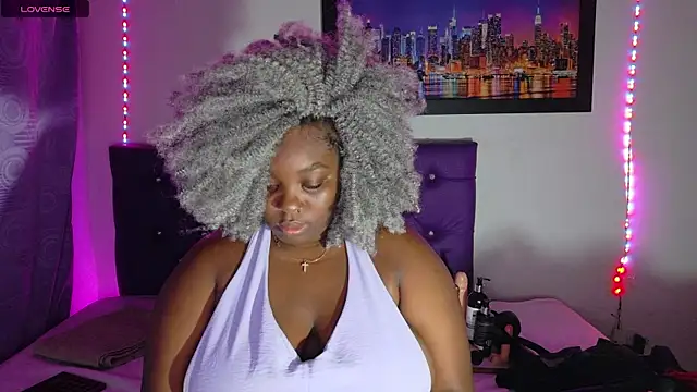ebony NeighborMoans online show from 04/22/26, 03:20