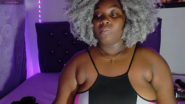 ebony NeighborMoans online show from 04/24/26, 03:09