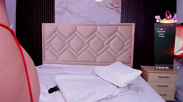 Snapshot of MiaaFarrel chatting on 10/29/25, 02:14 MiaaFarrel online show from 10/29/25, 02:14