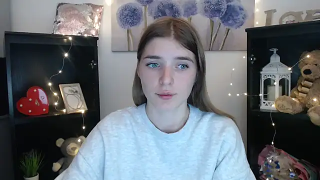 JuiceLips   online show from 09/29/25, 04:12