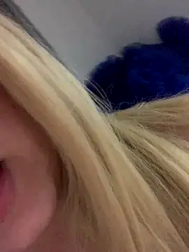 Snapshot of loiragoxtosinnha chatting on 10/23/25, 11:57 loiragoxtosinnha online show from 10/23/25, 11:57