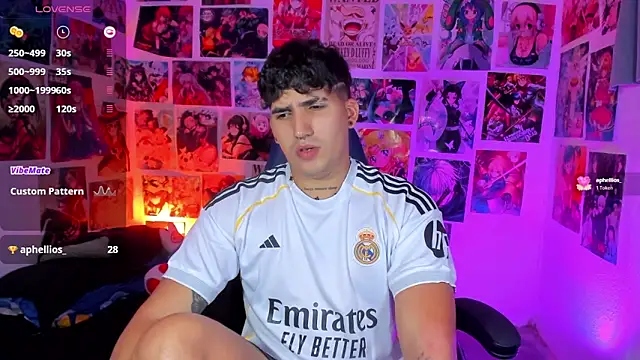 Snapshot of Saturn_boy chatting on 11/01/25, 05:09 Saturn boy online show from 11/01/25, 05:09