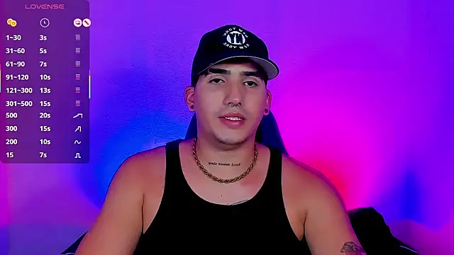 Snapshot of Saturn_boy chatting on 11/08/25, 10:41 Saturn boy online show from 11/08/25, 10:41