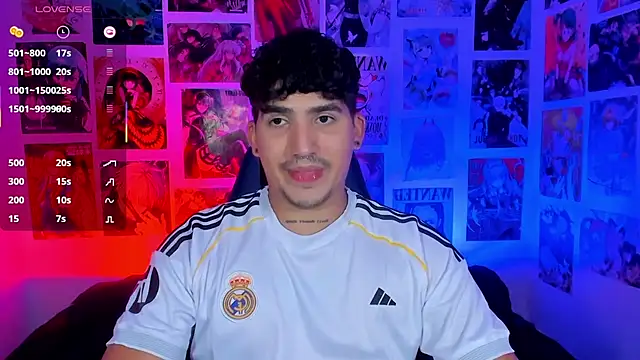 Snapshot of Saturn_boy chatting on 11/15/25, 01:03 Saturn boy online show from 11/15/25, 01:03