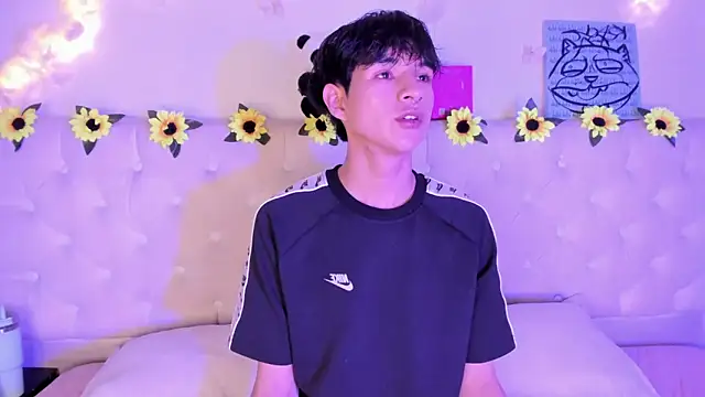 AleAurarashi online show from 02/13/26, 03:24