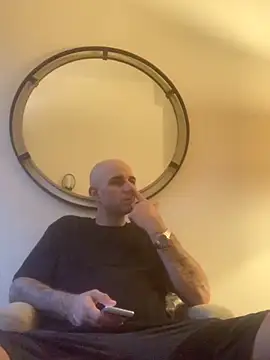 Hothotboyg online show from 11/26/25, 12:11