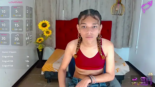 luisa  torres online show from 11/30/25, 03:10