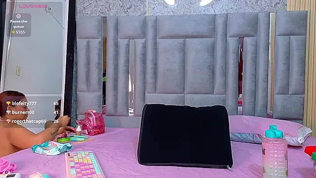 mamaneedsfun online show from 04/22/26, 02:36