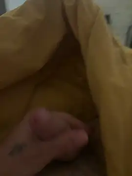 Snapshot of lolo33500 chatting on 04/07/26, 05:30 lolo33500 online show from 04/07/26, 05:30