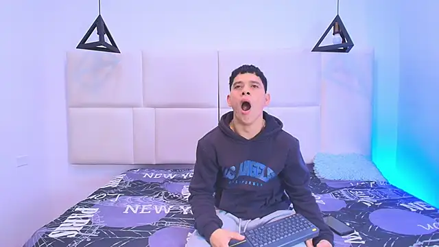 aron twink66 online show from 09/20/25, 01:23