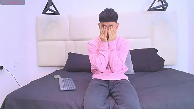 aron twink66 online show from 09/25/25, 02:32