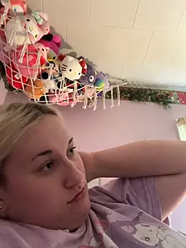 imawhorenslut19 online show from 04/10/26, 06:23