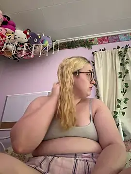 Snapshot of imawhorenslut19 chatting on 06/06/26, 02:27 imawhorenslut19 online show from 06/06/26, 02:27