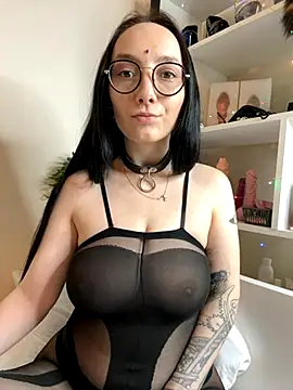 Jinhee Tiny online show from 09/29/25, 09:03