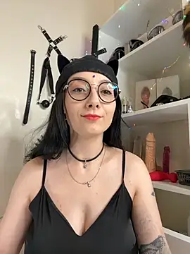 Jinhee Tiny online show from 10/02/25, 09:38