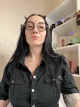 Jinhee Tiny online show from 10/14/25, 01:23