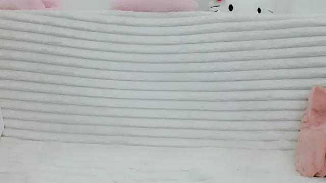 Emmahahaha17 online show from 02/04/26, 04:46