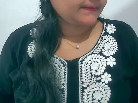 Saniya K online show from 12/03/25, 11:08