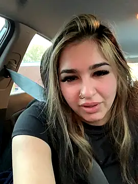 BrunetteBrat-xo online show from 10/28/25, 07:01