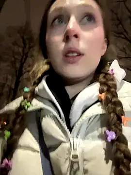 FroggyAnna online show from 11/25/25, 04:40