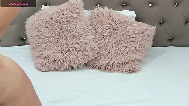 Isbettyche online show from 10/29/25, 11:17