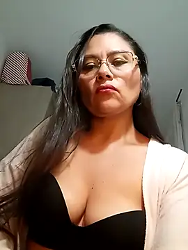 Isbettyche online show from 03/05/26, 02:18